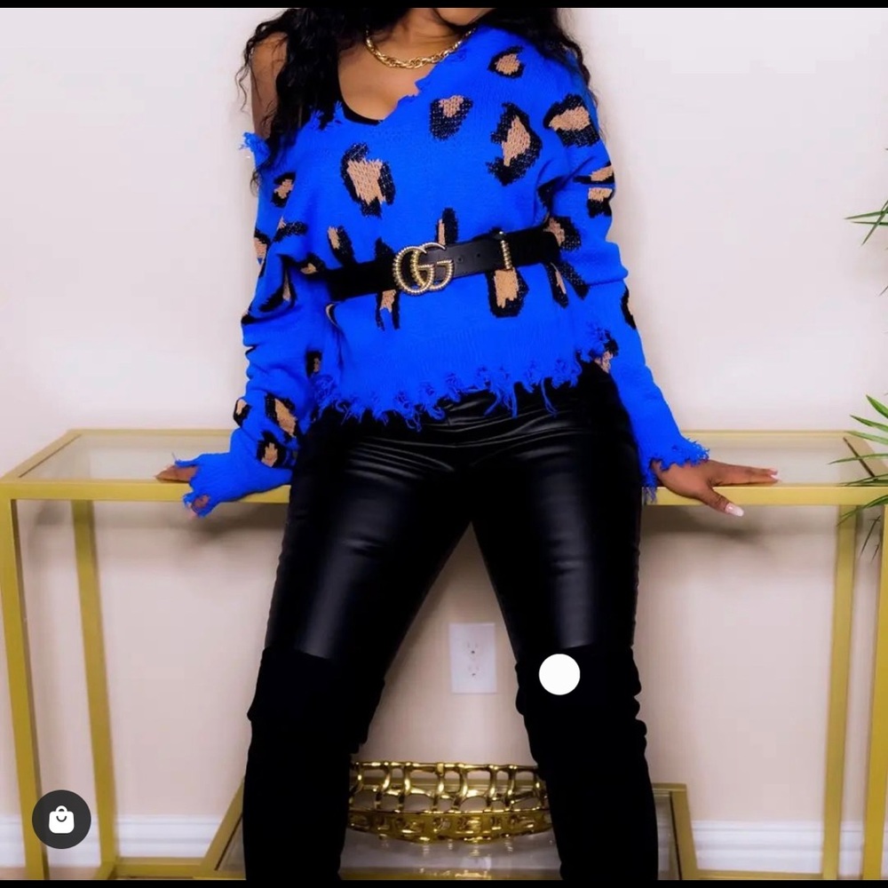 Blue leopard cropped sweater